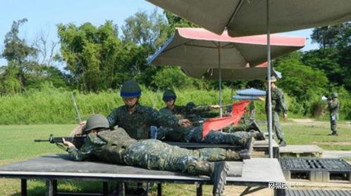 海军草莓兵吃瓜