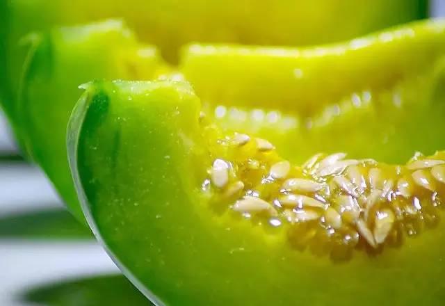 绵绵吃瓜专属小号,揭秘娱乐圈幕后故事