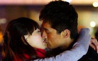 亲嘴的时候吃瓜