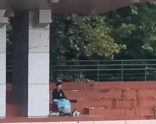 学院操场跳舞吃瓜视频,操场上的青春律动与欢乐瞬间