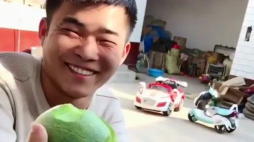 憨憨吃大瓜,趣味横生的欢乐时光