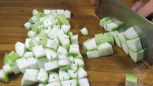 吃二饼的瓜,一场网络热传的趣味事件