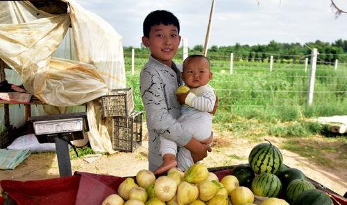 贵州精神小妹吃瓜,揭秘网络红人的魅力与争议