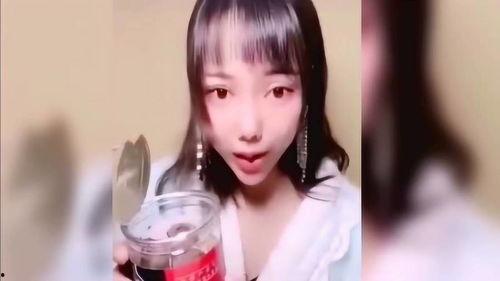 养乐多主播吃瓜,趣味横生直播秀