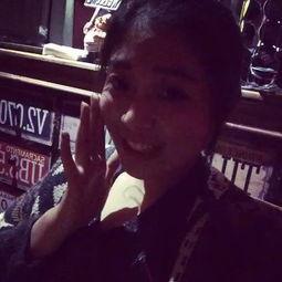 坐着吃瓜的观众